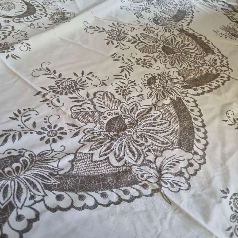 Vintage Italian Hand Print Round Tablecloth with 4 matching fabric napkins - Diameter 2.15m