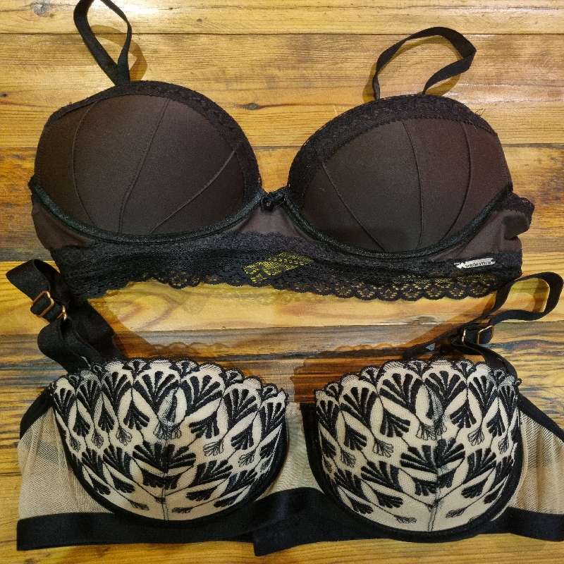 2 x Wonderbra - Excellent condition - Both Size 36B