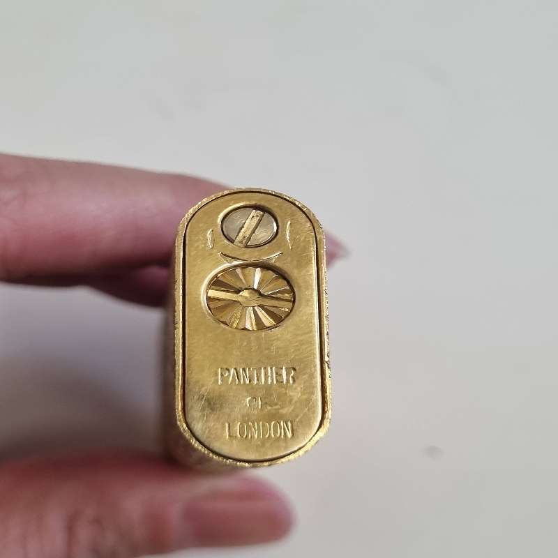 Vintage Gold plated Panter of London Lighter - Not working