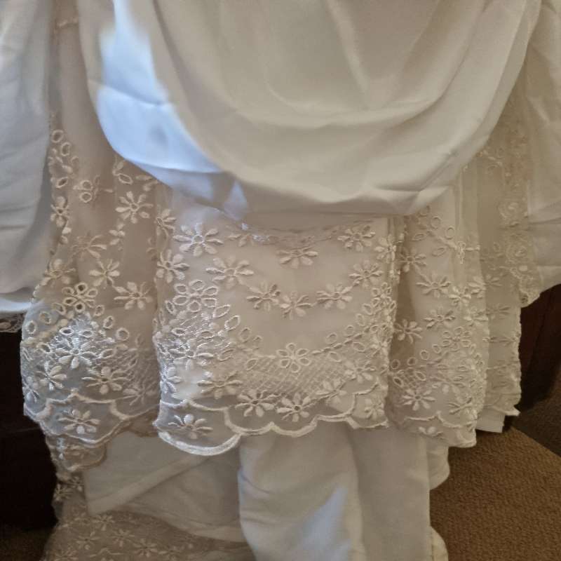 Beautiful Wedding Dress with great detail - Size S