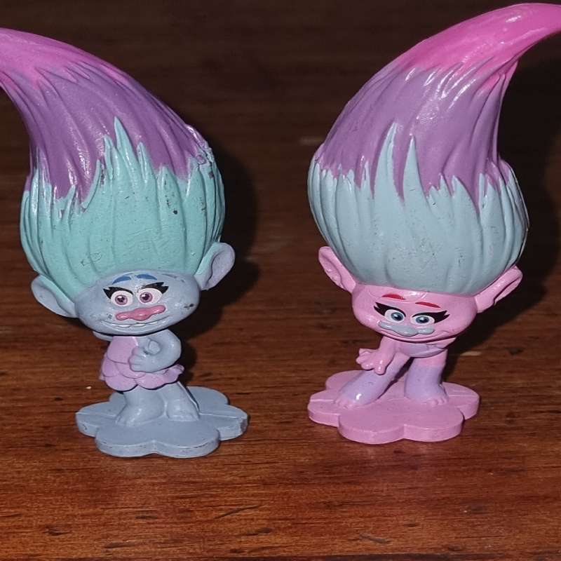 2 x Trolls - 6cm each