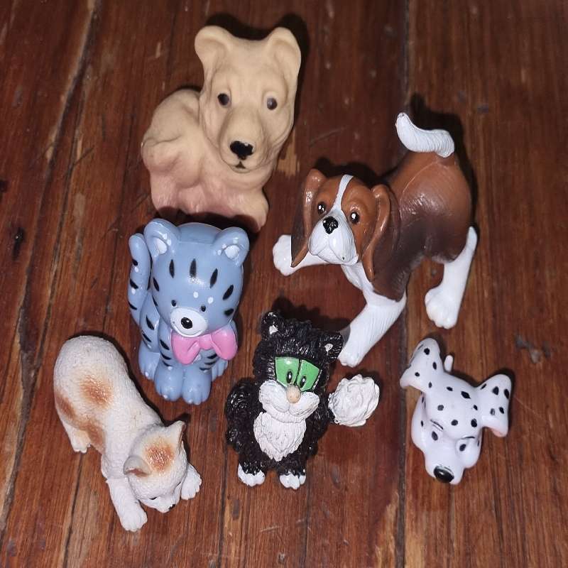 3 x Dogs & 3 x Cats - Figurines / Toys