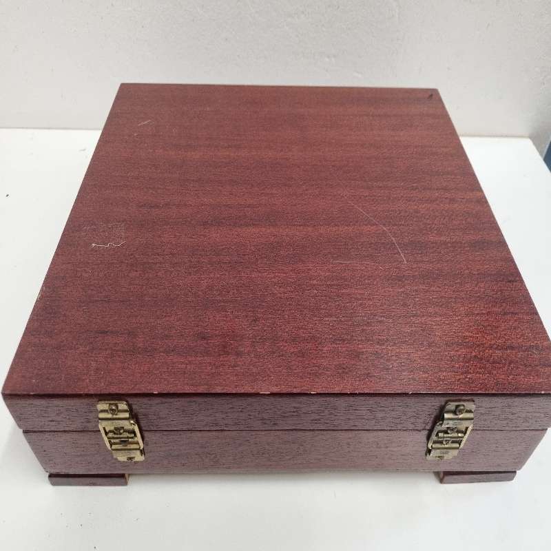 12 Piece Grawe & Hill Cutlery set in wooden box