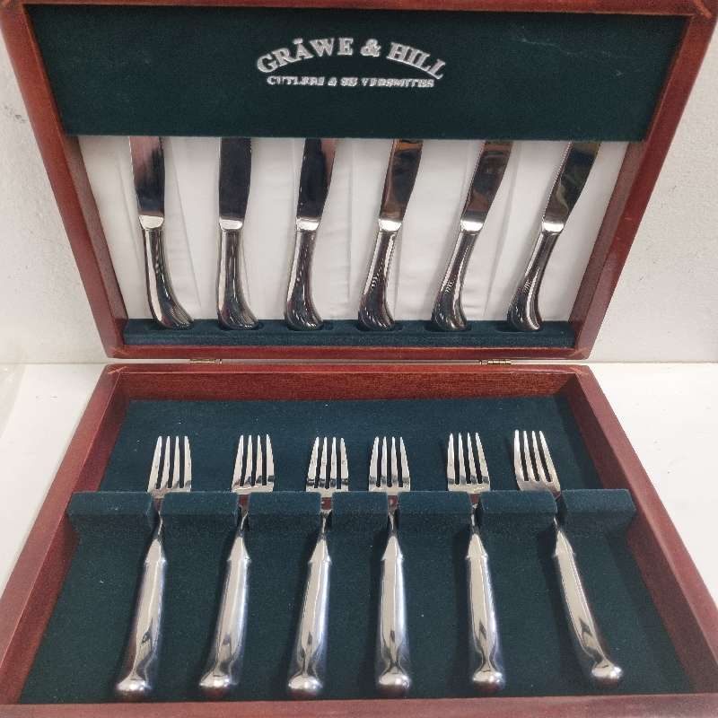12 Piece Grawe & Hill Cutlery set in wooden box