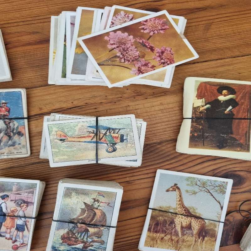 Large Lot of old Cigarette Cards - Unchecked