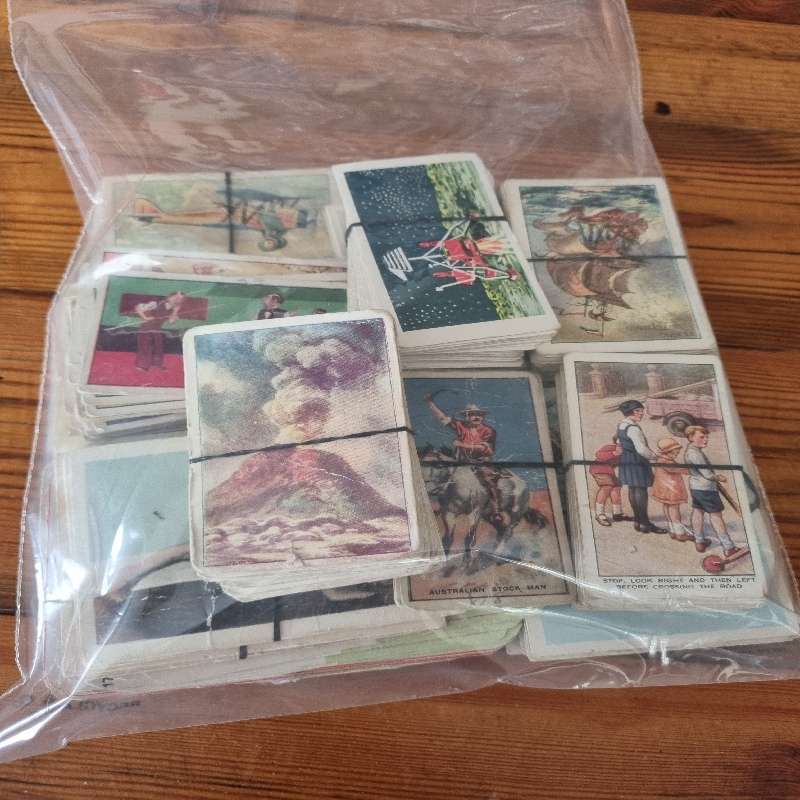 Large Lot of old Cigarette Cards - Unchecked