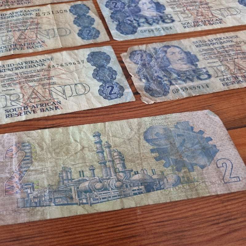 7 x R2 notes