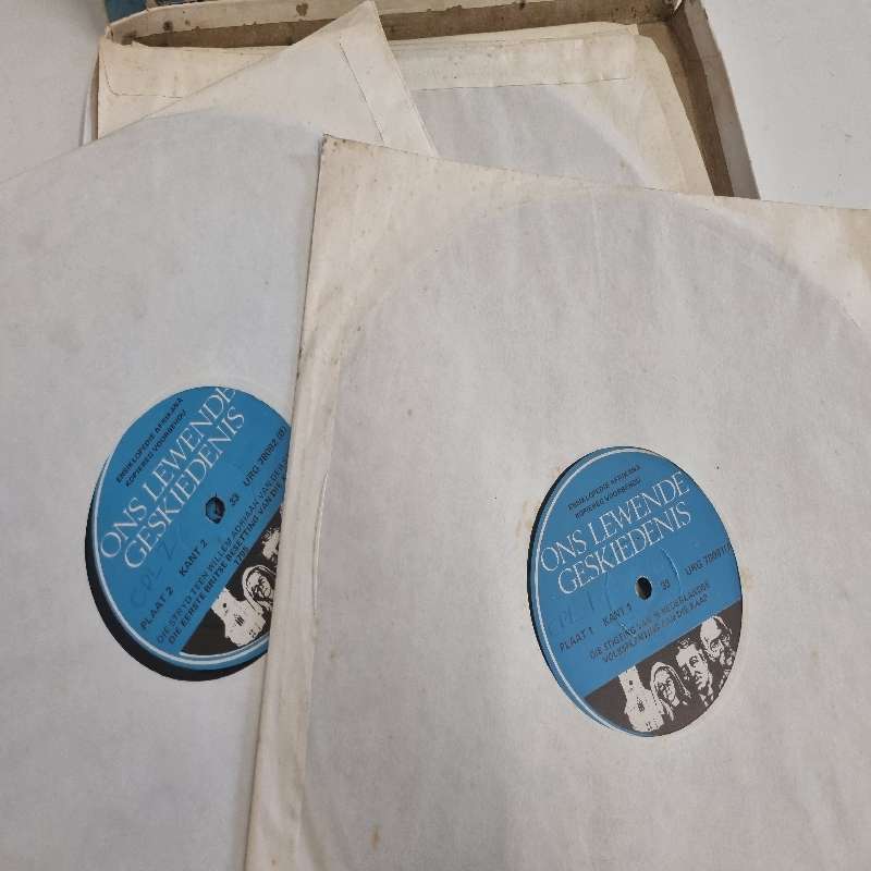 Ons Lewende Geskiedenis 8 x LP Vinyl Boxset - Records