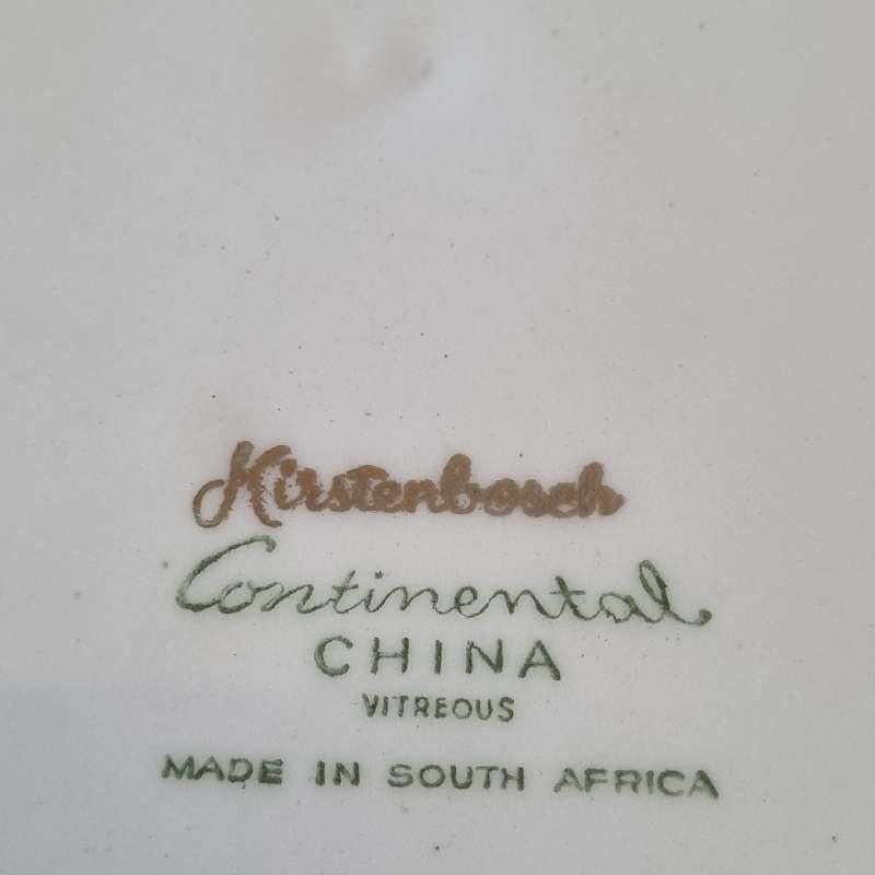 Continental Kirstenbosch Large Plate with floral detail