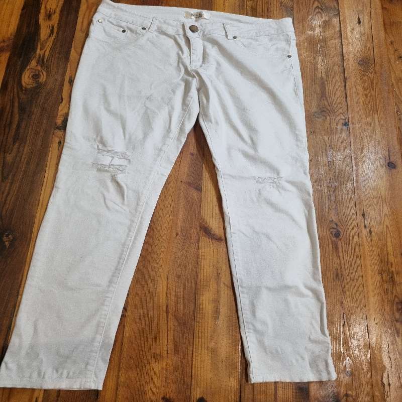 Bon Bon Collection White Distressed Jeans - Size L