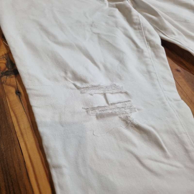 Bon Bon Collection White Distressed Jeans - Size L
