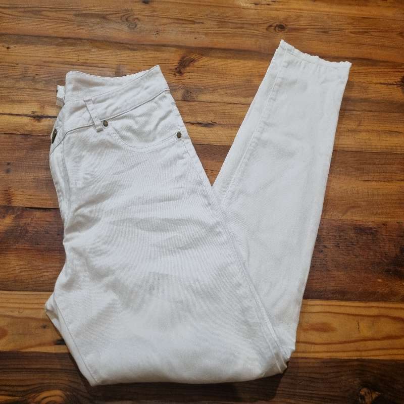 Bon Bon Collection White Distressed Jeans - Size L
