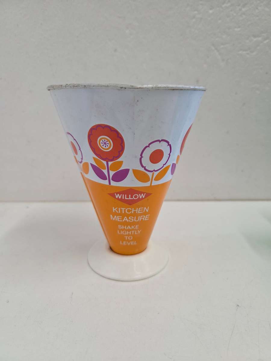 Vintage Willow Kitchen Measure - Tin