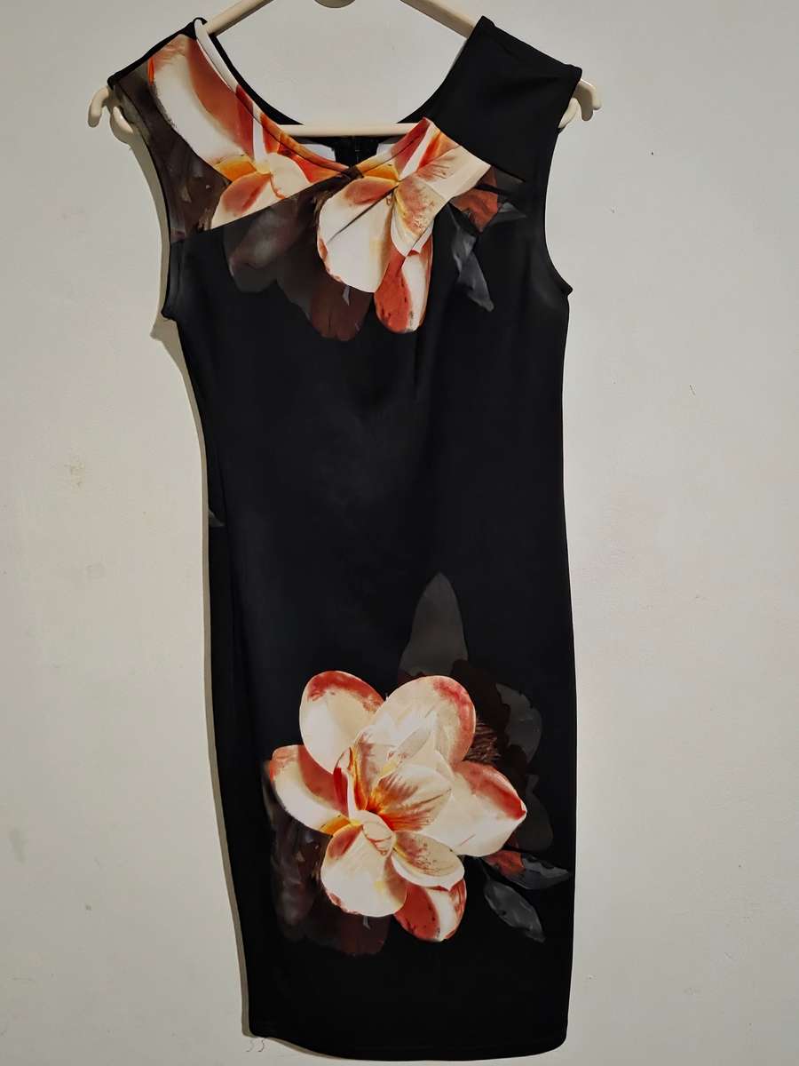 Beautiful Black dress with floral detail - Size 8