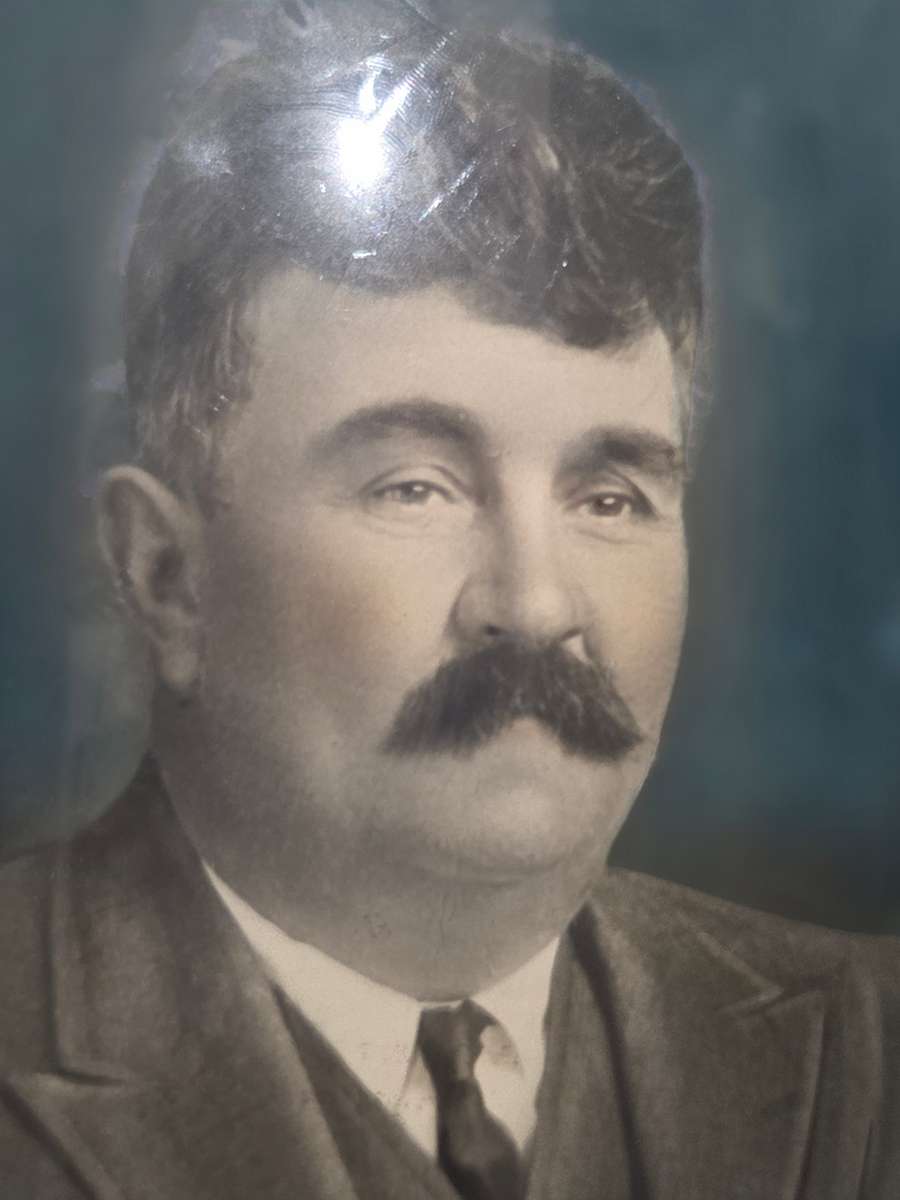 Large Vintage Oval Wooden Frame with curved glass and vintage photo