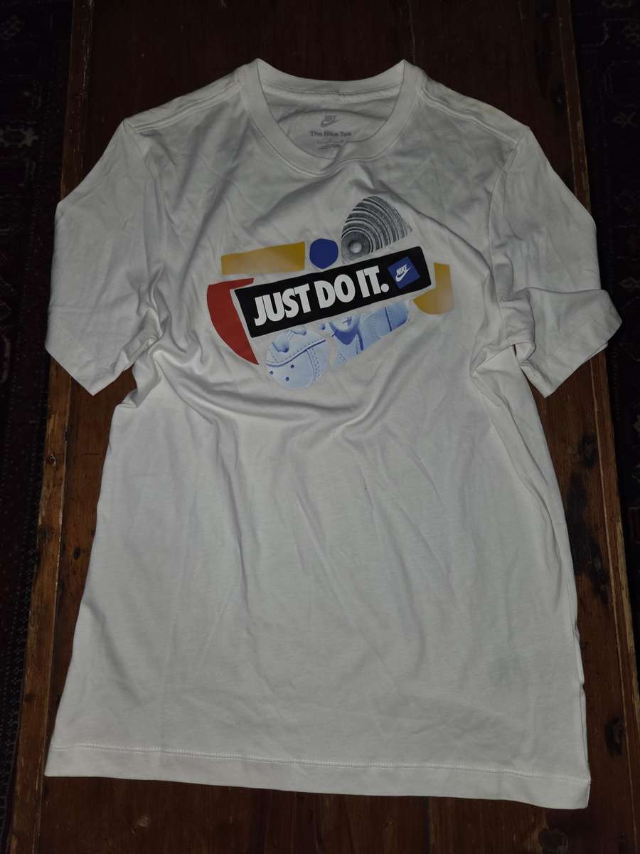 White Nike T-Shirt - Size S