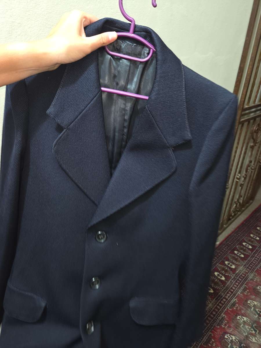Beautiful Navy Coat - Lined - Pure New Wool - Exquisite Quality - Size M - Will Fit a Size 34 / 36