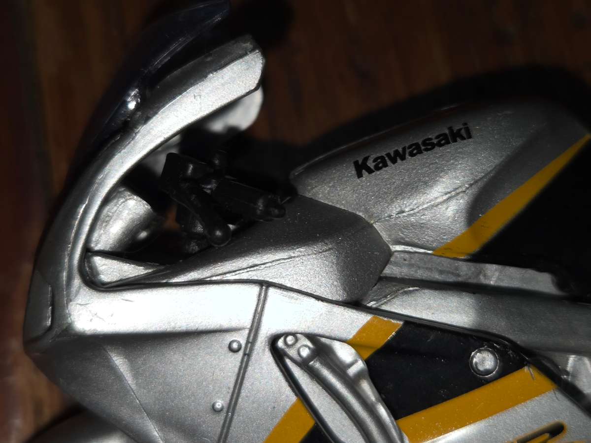 Kawasaki ZX7R toy bike
