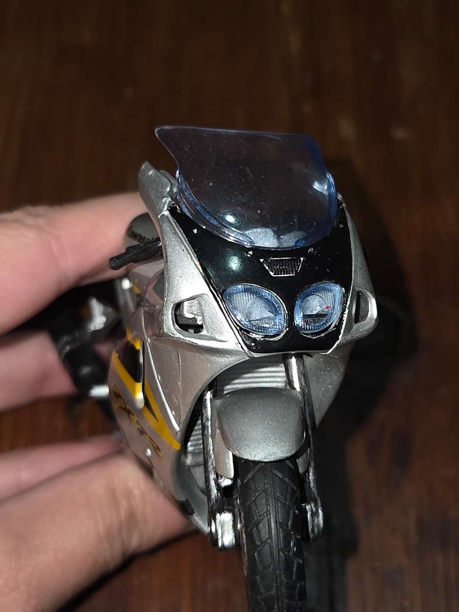 Kawasaki ZX7R toy bike