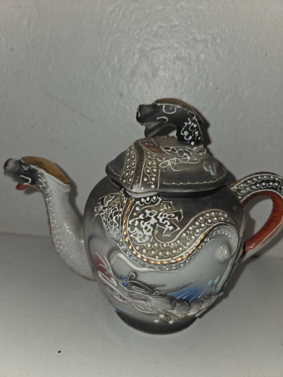 Oriental Teapot with dragon detail