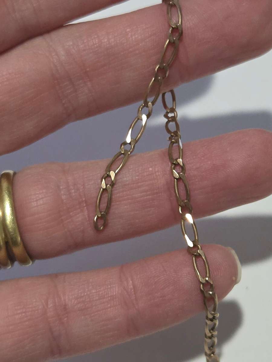 Gold bracelet - broken/missing clasp