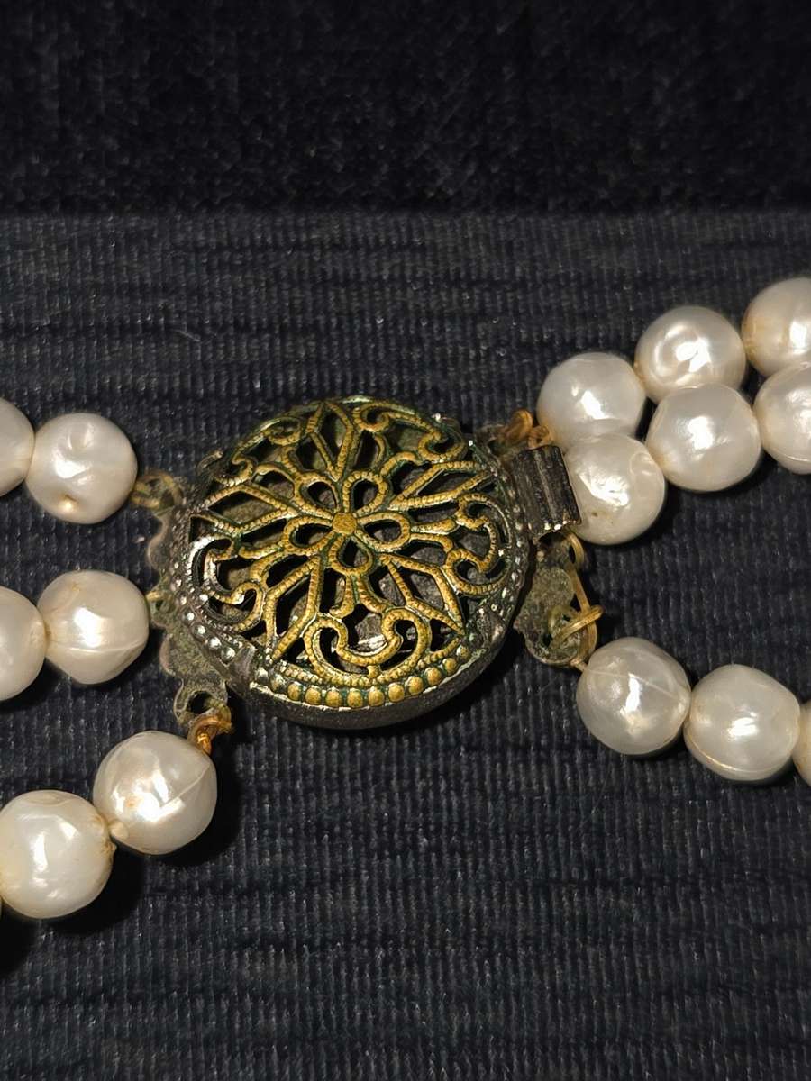 Vintage 3 String Necklace with beautiful clasp