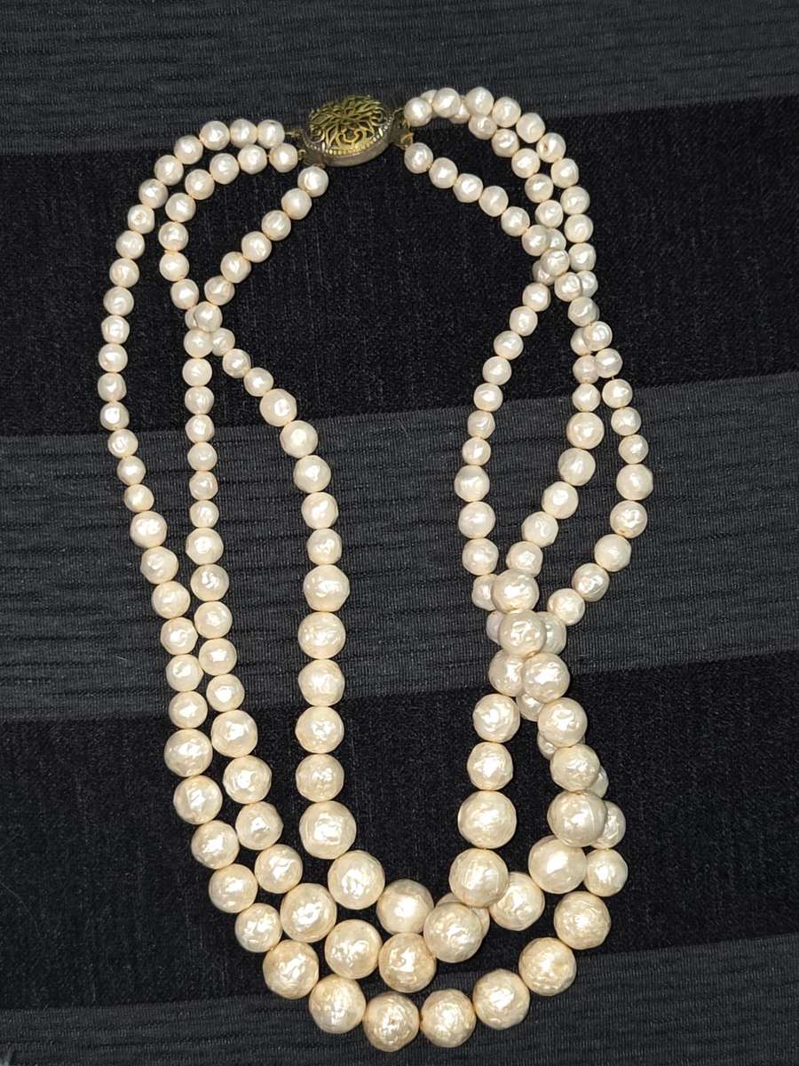 Vintage 3 String Necklace with beautiful clasp