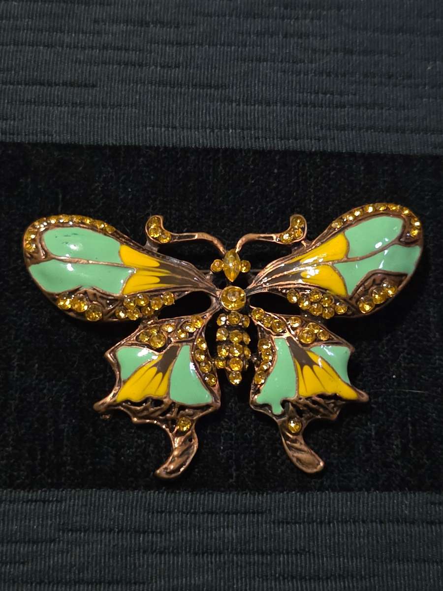 Beautiful Vintage Butterfly Brooch with enameled detail