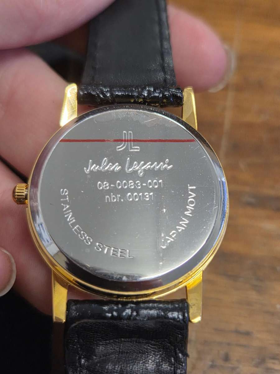 Gents watch with genuine leather strap