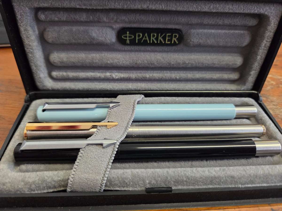 3 x Vintage Parker Pens - 2 needs refills - In Parker box
