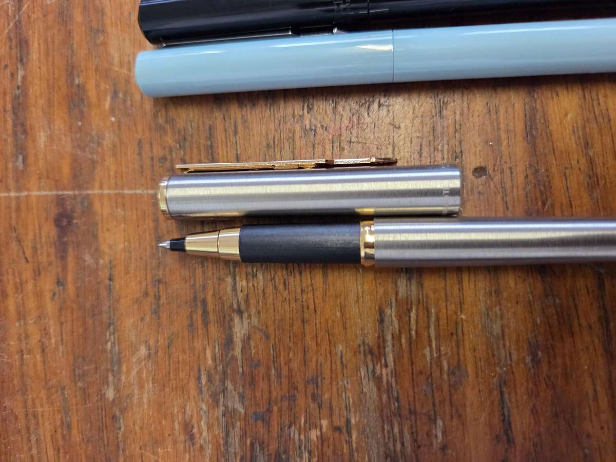3 x Vintage Parker Pens - 2 needs refills - In Parker box