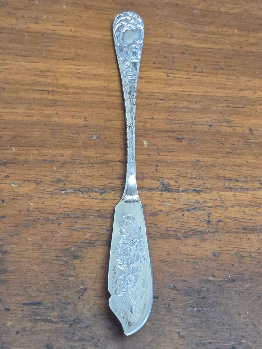 Beautiful Vintage Knife - Stamped - Lots of detail
