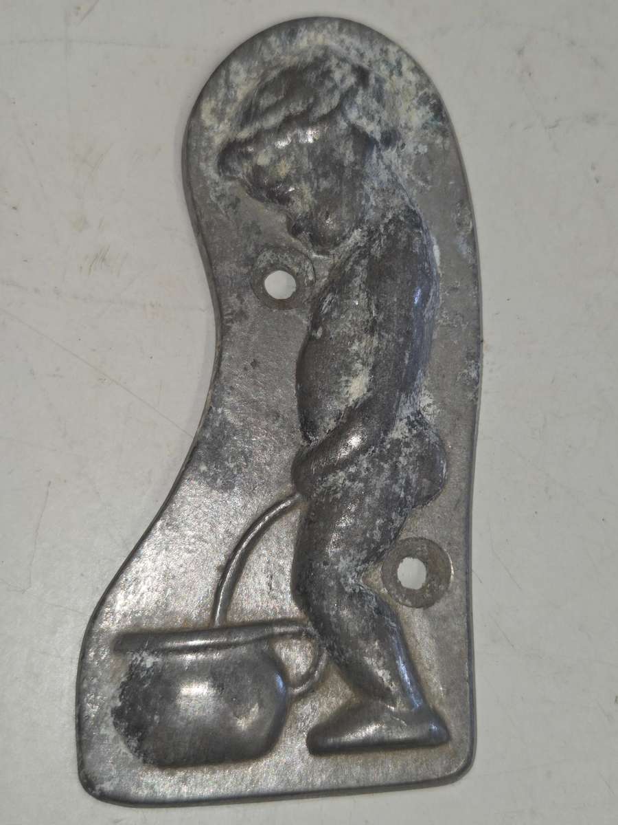 Metal plaque for bathroom