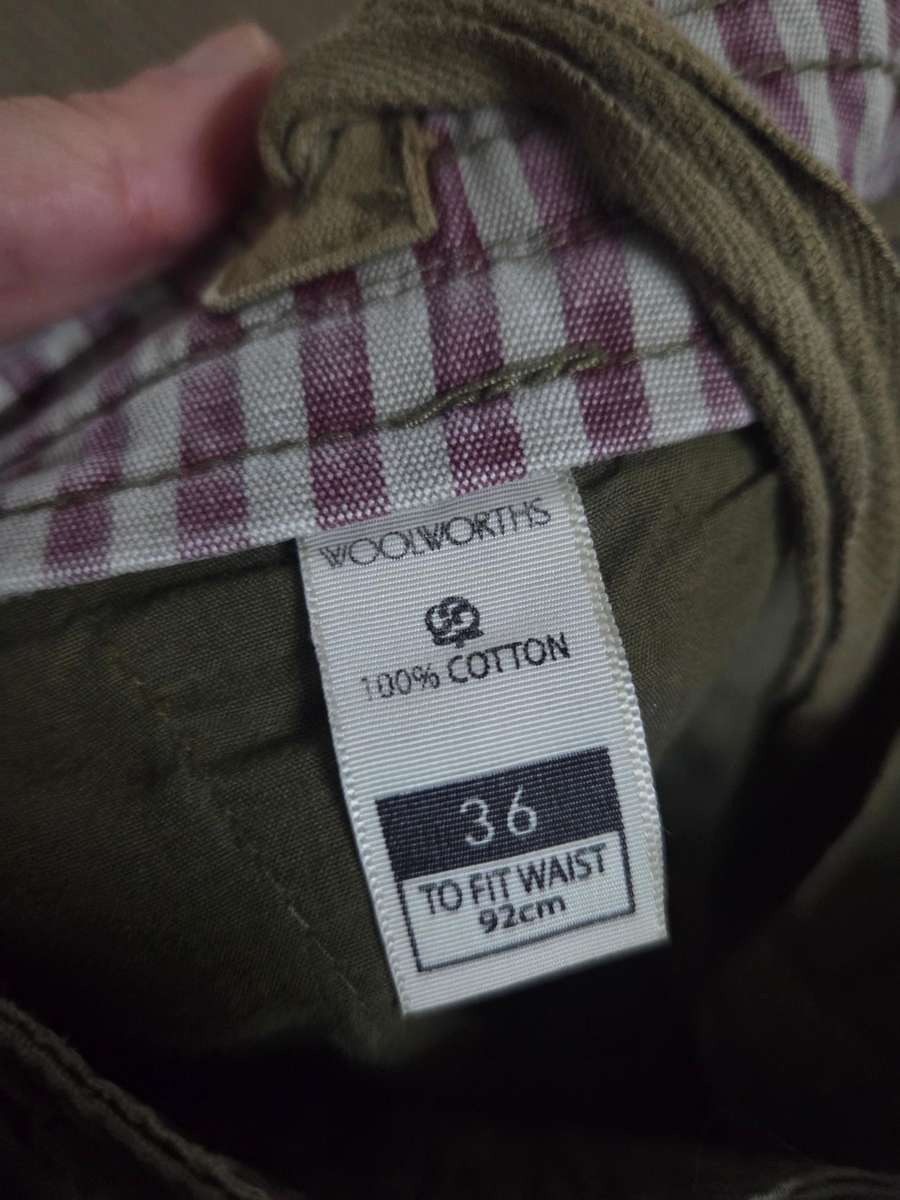 Woolworths Cargo shorts - Size 36 - 100% Cotton - Great Quality