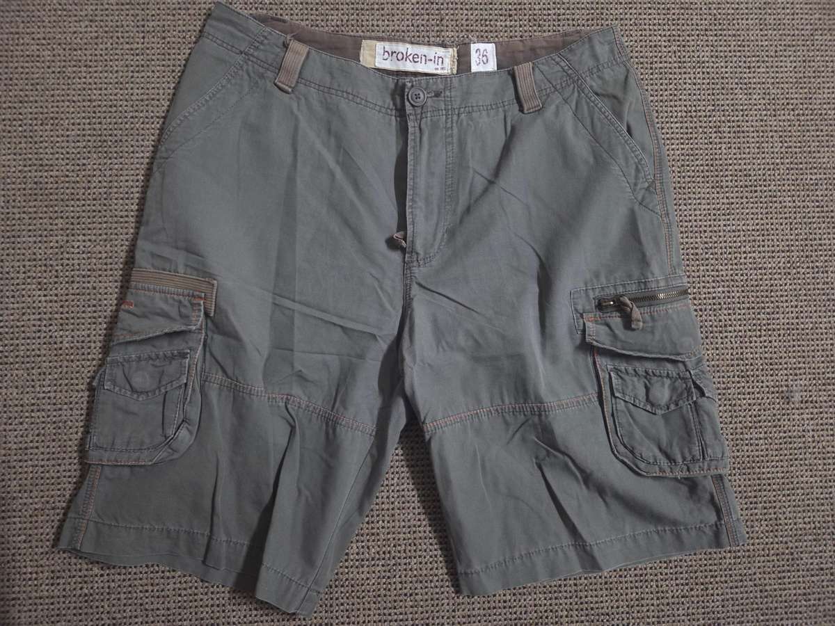 Woolworths Cargo shorts - Size 36 - 100% Cotton - Great Quality