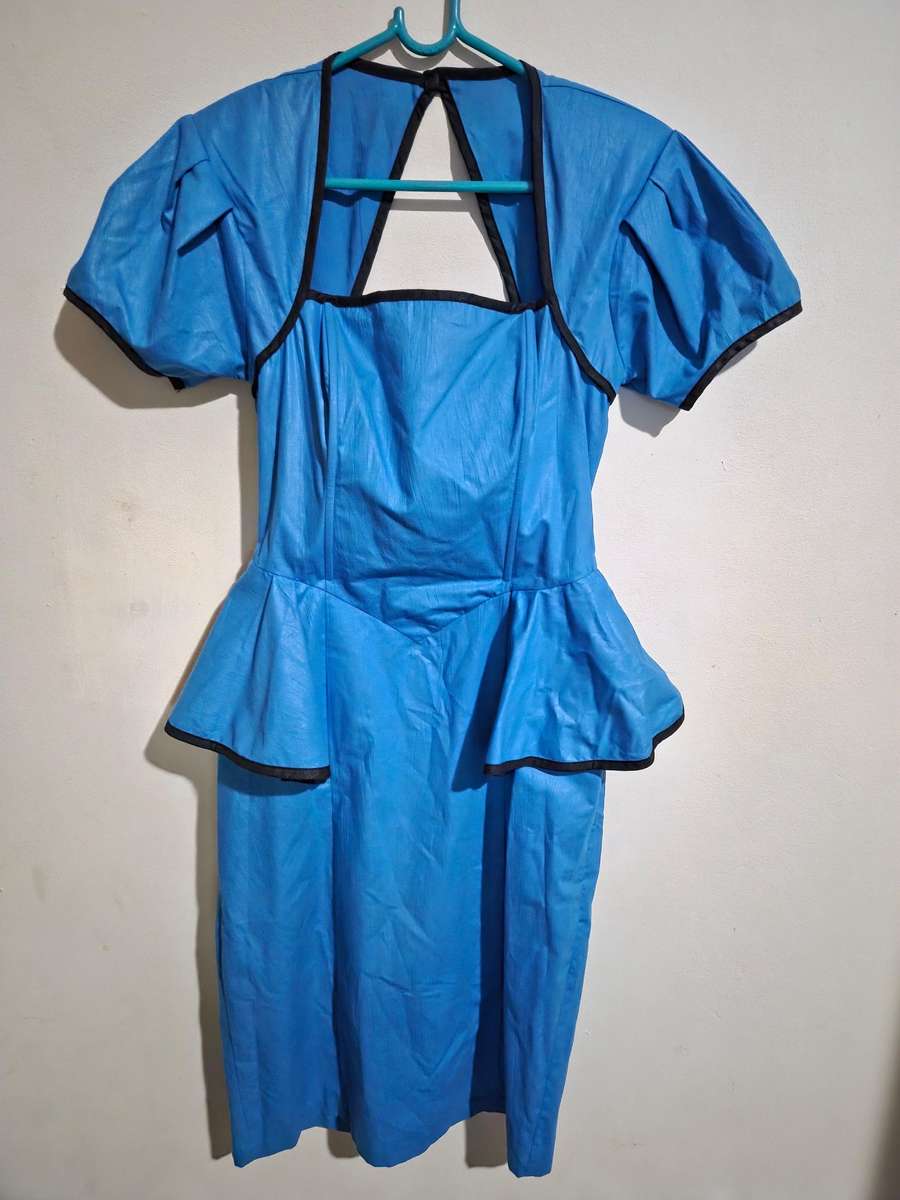 Cool Vintage Dress - Just Beautiful - No label but will fit a size M