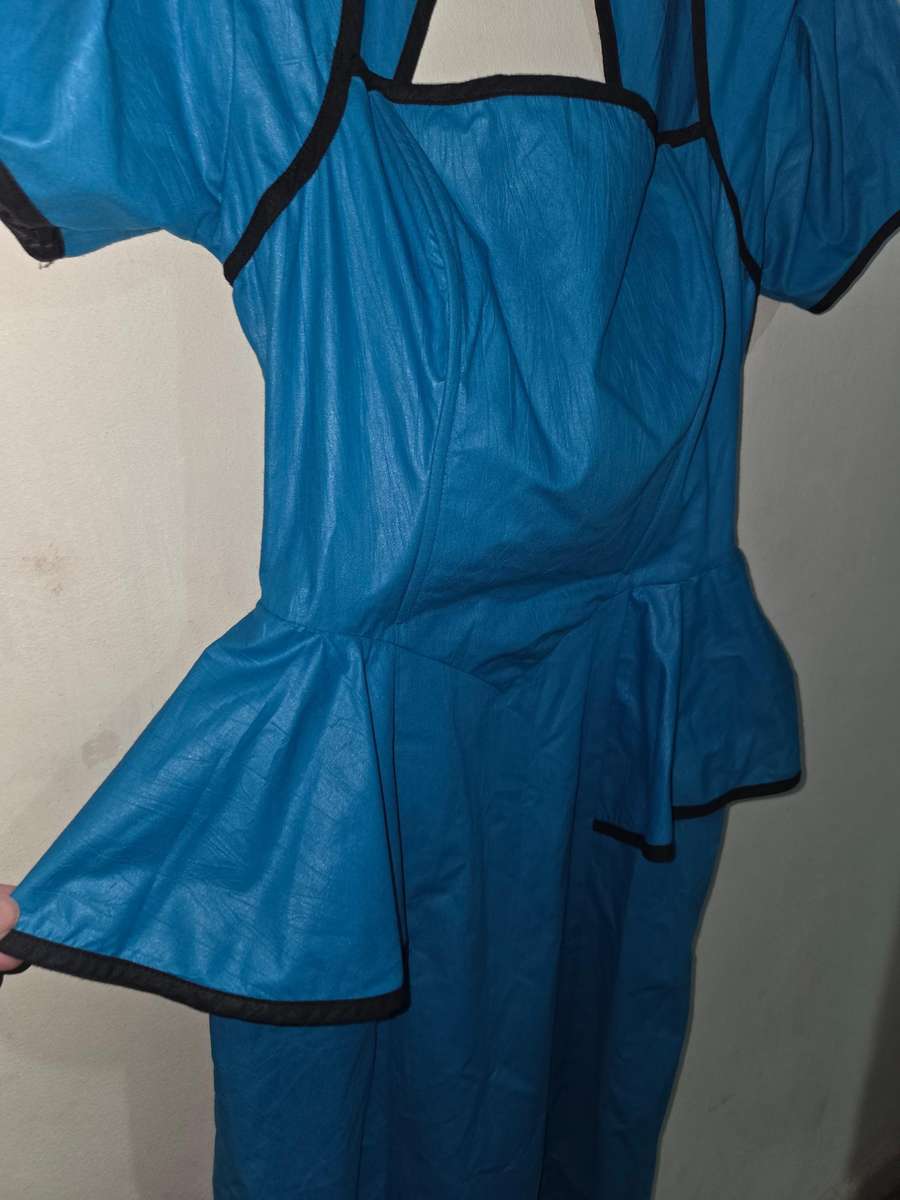 Cool Vintage Dress - Just Beautiful - No label but will fit a size M