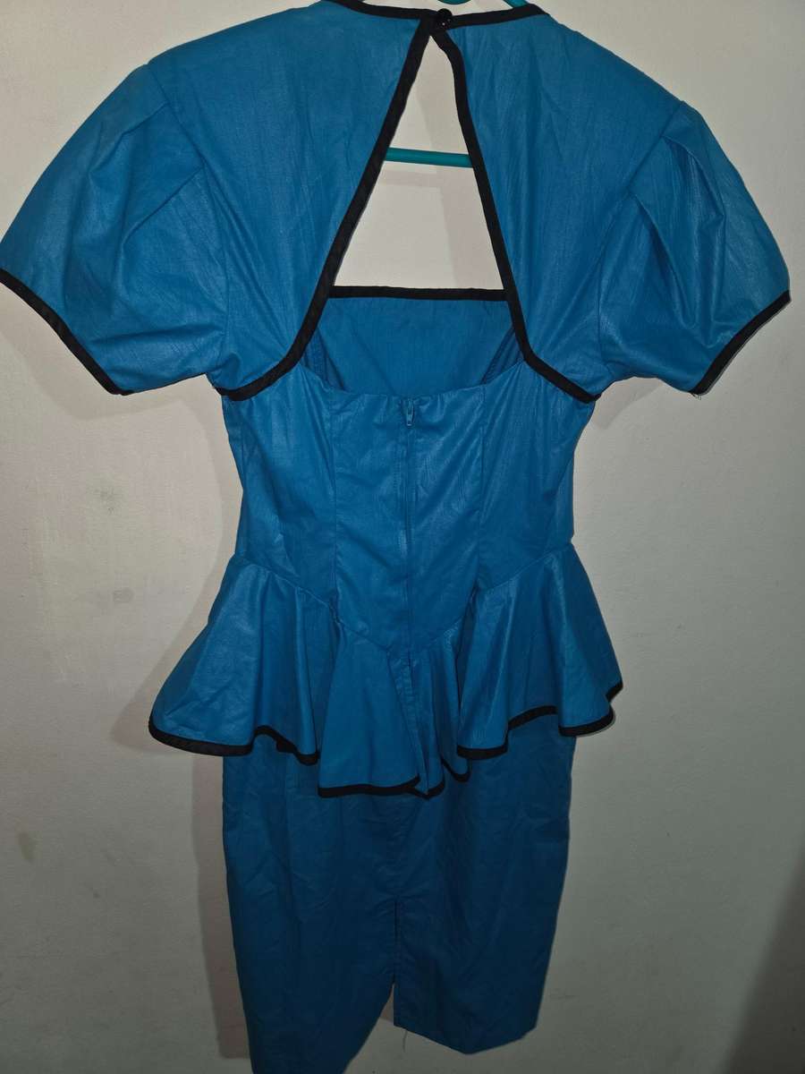 Cool Vintage Dress - Just Beautiful - No label but will fit a size M