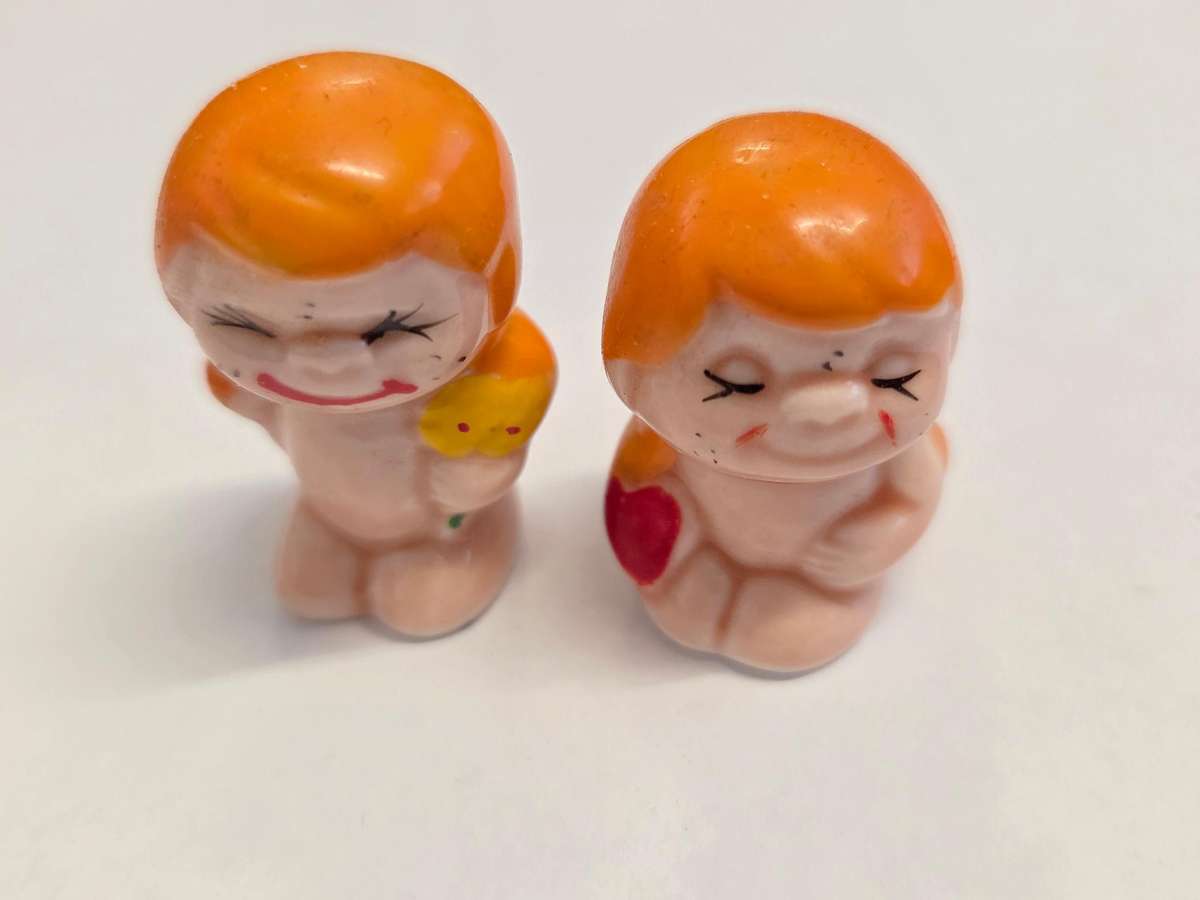 2 x Vintage 1970's Ceramic 'love is...' figurines - Height - 3.5cm