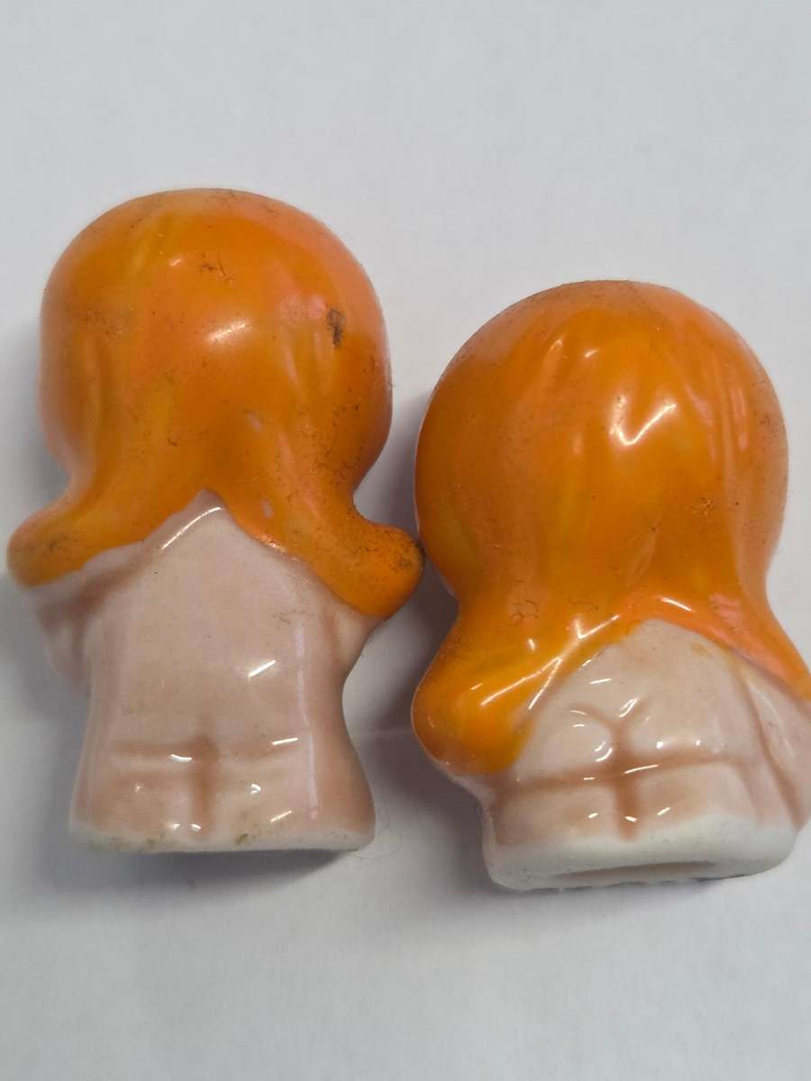 2 x Vintage 1970's Ceramic 'love is...' figurines - Height - 3.5cm