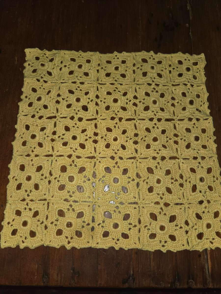 Vintage Crochet Doily - 32cm x 32cm
