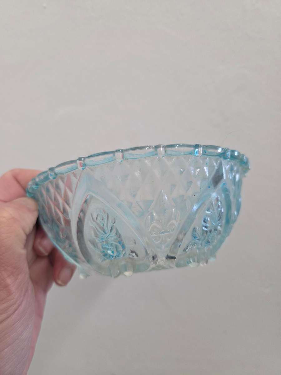 4 x Vintage colored glass pudding bowls with beautiful detail