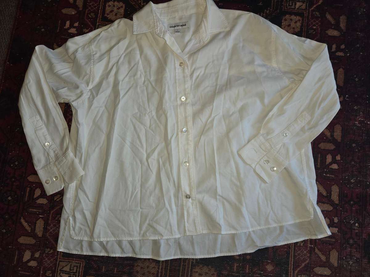 White Country Road Shirt - Size 4 Will fit S/M 100% Cotton