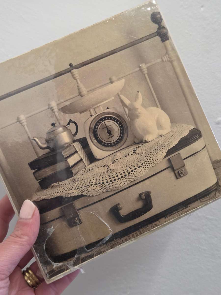 2 x Wooden block decor - Size 17cm x 17cm Vintage vibes. New - Still wrapped in plastic