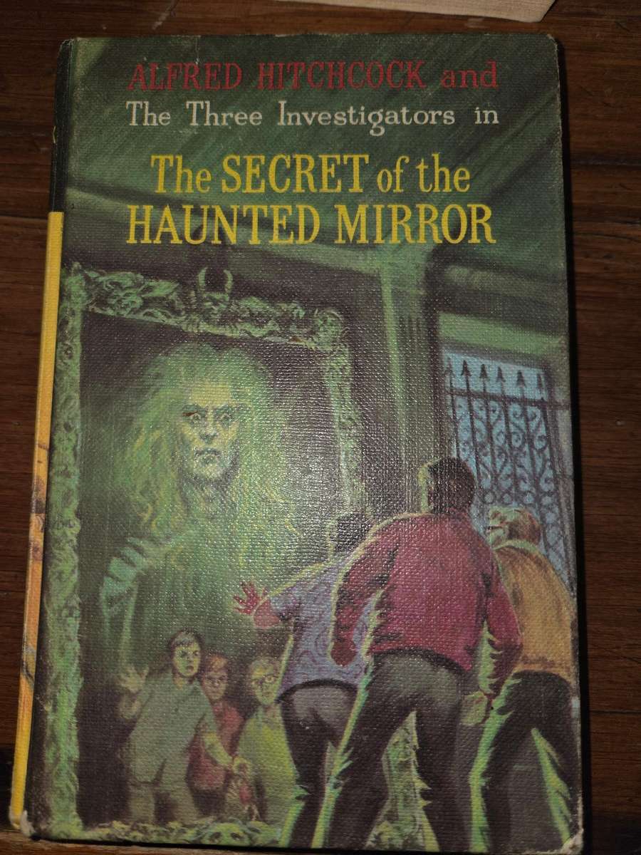 Alfred Hitchcock and the Three Investigators in The Secret of the Haunted Mirror
