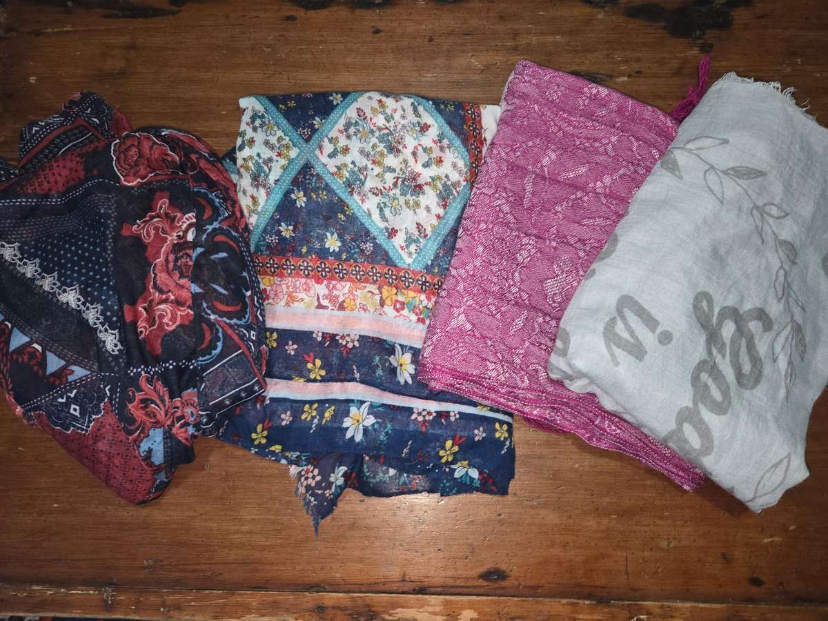 4 x Beautiful Scarves