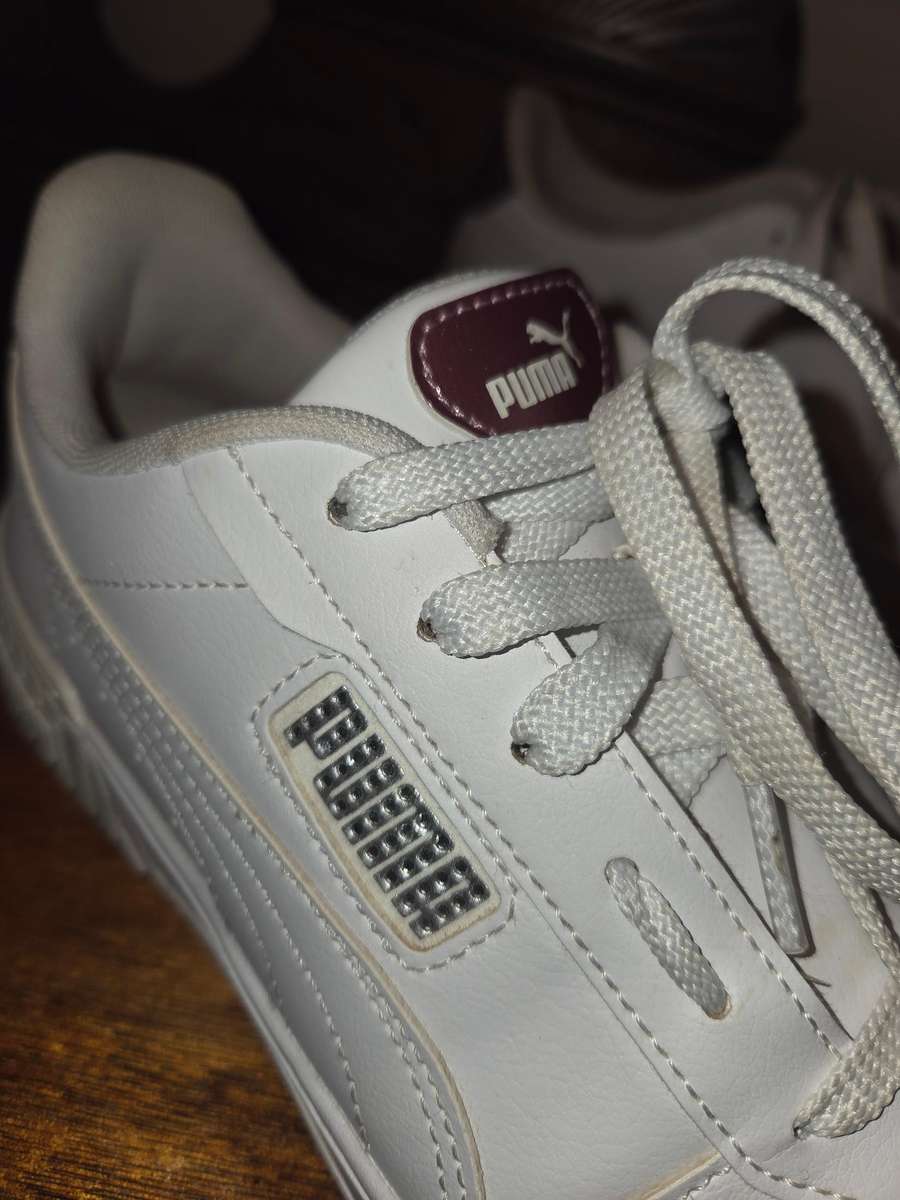 Puma Sneakers - Size 7
