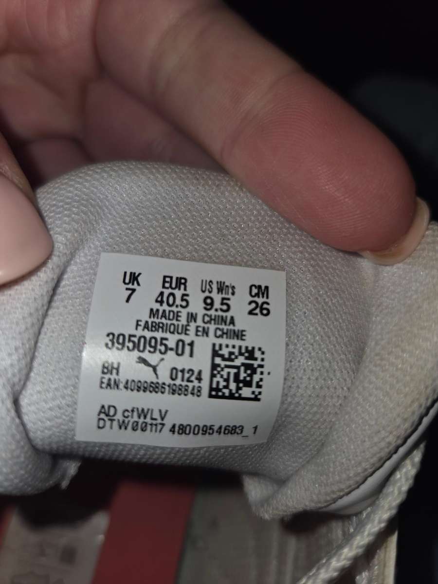 Puma Sneakers - Size 7