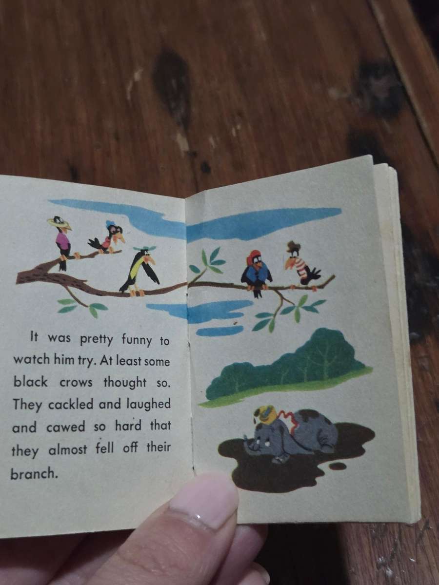 Vintage Mini Walt Disney book - Dumbo's Magic Feather