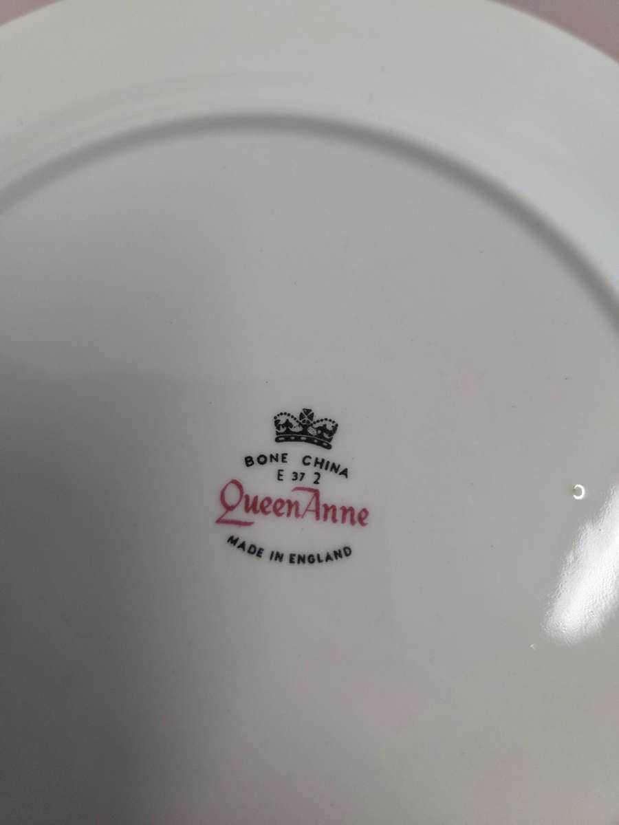 6 x Queen Anne Bone China Cake plates White with gold trim.